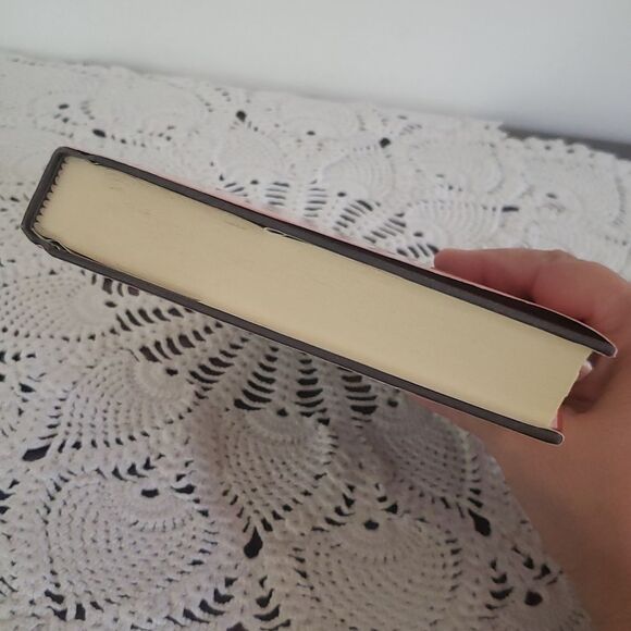 💚3/$20 Vintage Book - "The House" by Danielle Steele (2006) - Picture 5 of 10